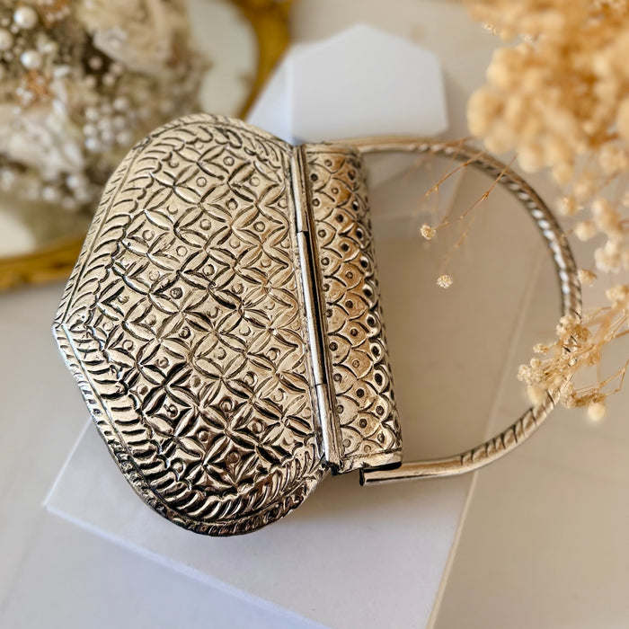 Handmade Silver Plated Heart Shape Brass Clutch: Vintage Style Wedding Purse