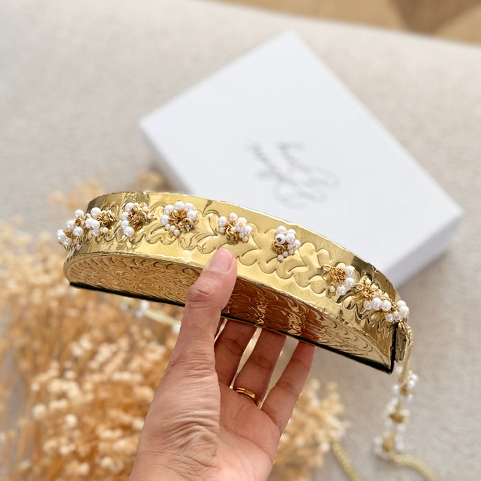 Moon shape brass clutch 
