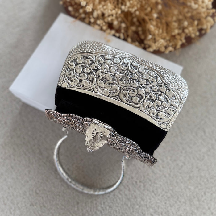 Silver Plated Brass Antique Clutch: Vintage Style Evening Bag With Top Handle