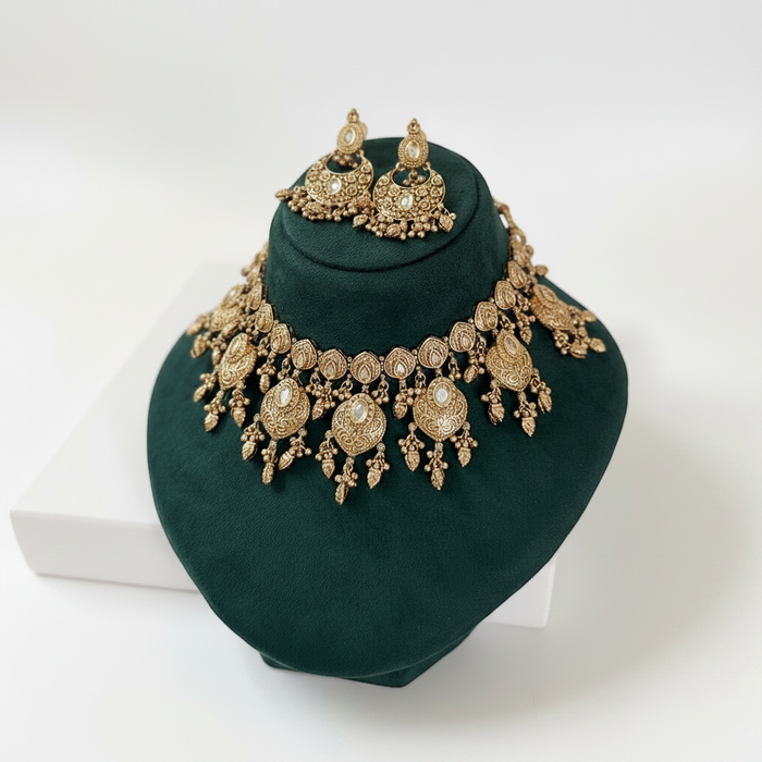 Vergoldetes Halsketten-Set – Choker-Set mit Ohrringen und Tikka