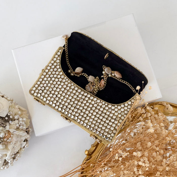Natural Oval Onyx Gemstone Clutch | Kundan Detailing on Brass Frame