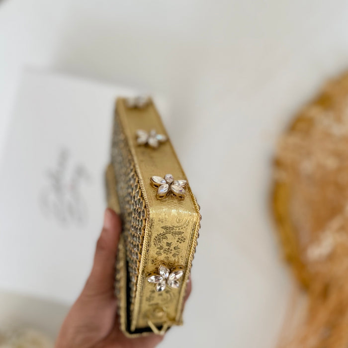 Natural Oval Onyx Gemstone Clutch | Kundan Detailing on Brass Frame