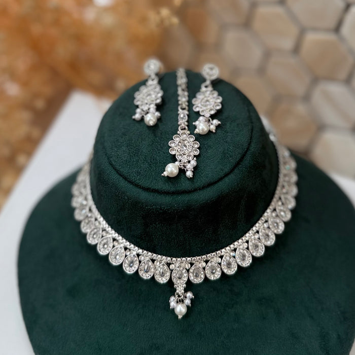 Indian Gold Plated Jewelry Set: Minimalist Bridal Necklace, Earrings and Tikka Set