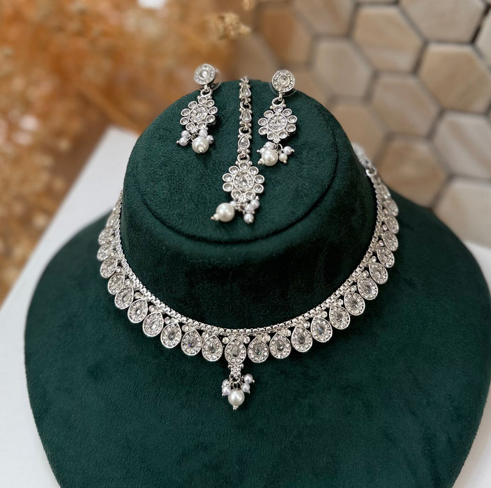 Indian Gold Plated Jewelry Set: Minimalist Bridal Necklace, Earrings and Tikka Set