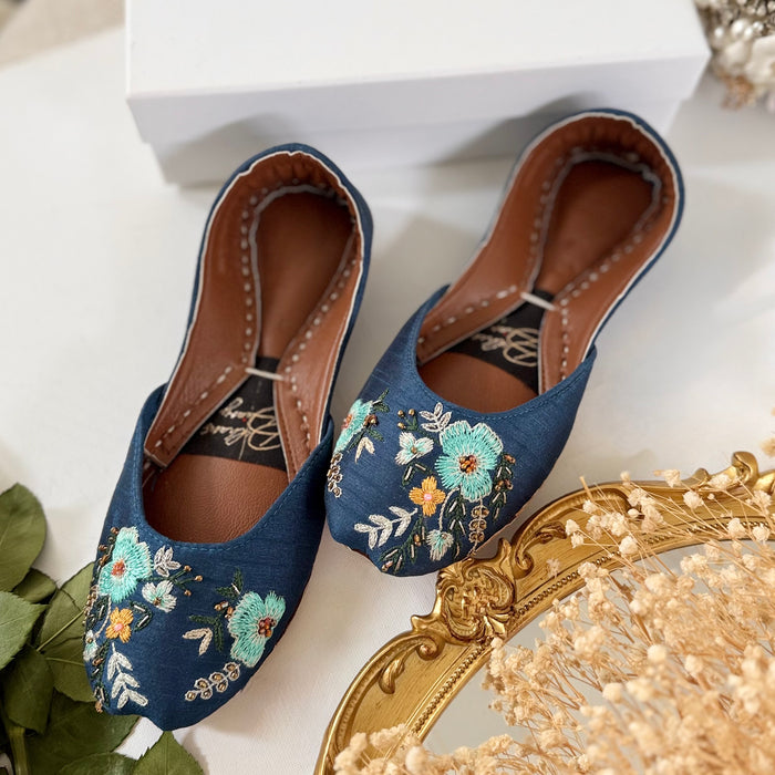 Handmade Floral Hand Embroidered Jutti: Punjabi Khussa Shoes
