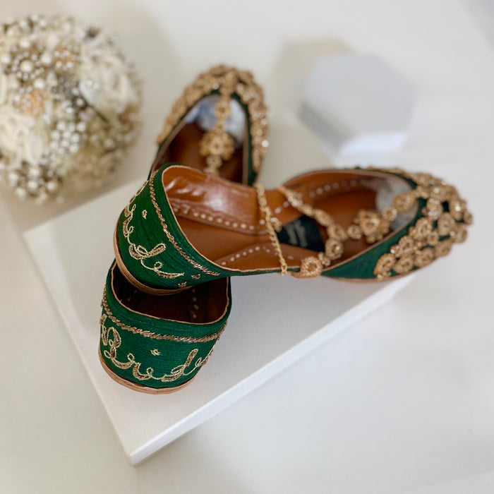 Handmade Bridal Kundan Khussa with Anklet Customizable