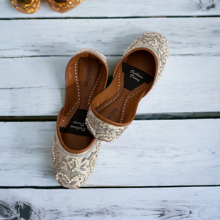 Ivory Bridal Khussa: Embroidered Leather Wedding Jutti