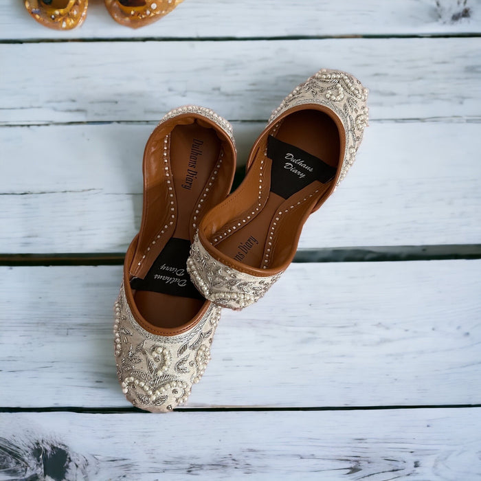 Ivory Bridal Khussa: Embroidered Leather Wedding Jutti