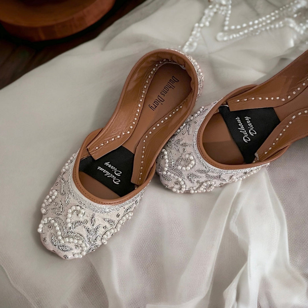 Ivory Bridal Khussa: Embroidered Leather Wedding Jutti
