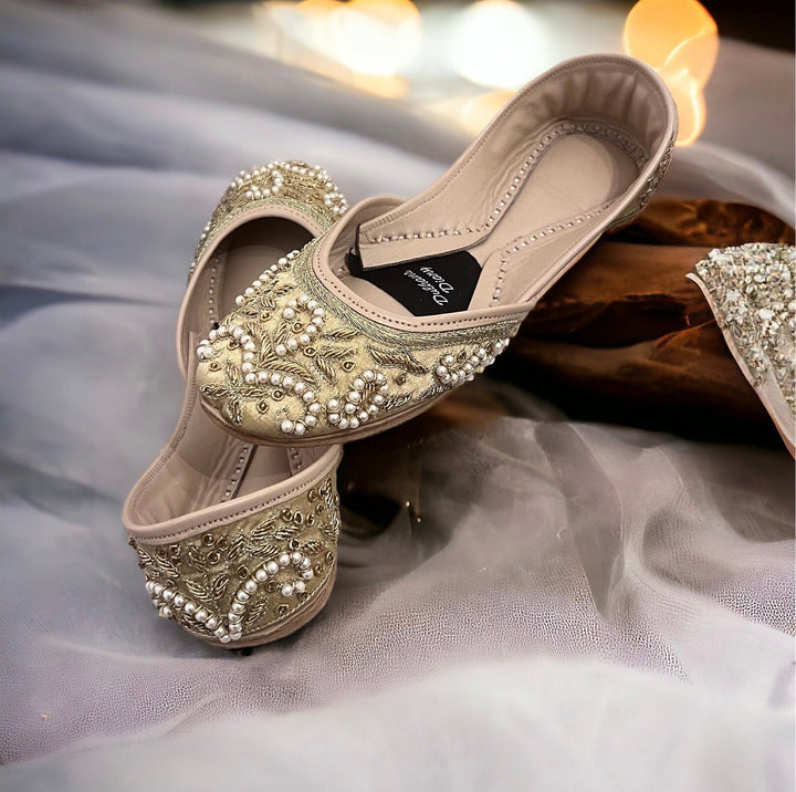 Handmade Golden Bridal Khussas: Beaded Leather Wedding Juttis