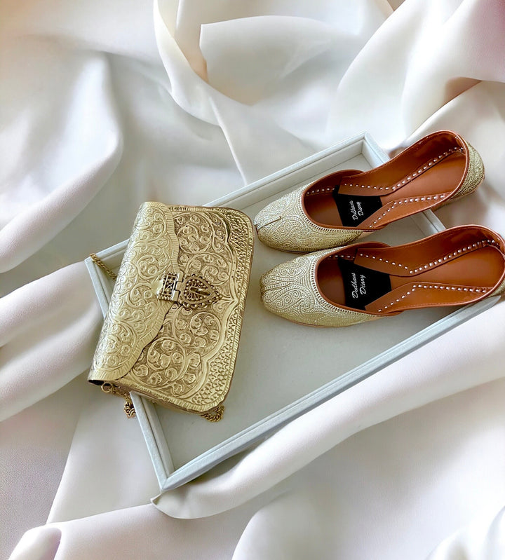 Handmade Champagne Gold Khussas: Pakistani Tilla Work Jutti