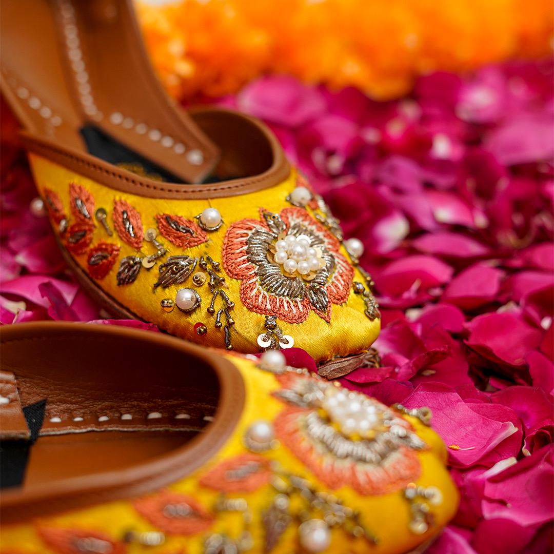 Embroidered Khussa Juttis: Haldi Henna Party Wedding Shoes