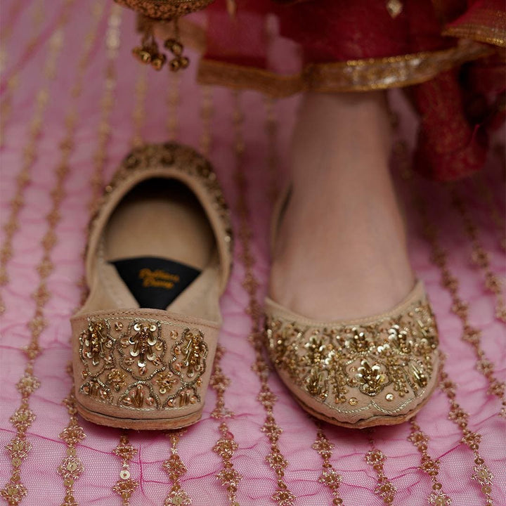 Handmade Bridal Khussa: Gold Embroidered Wedding Jutti