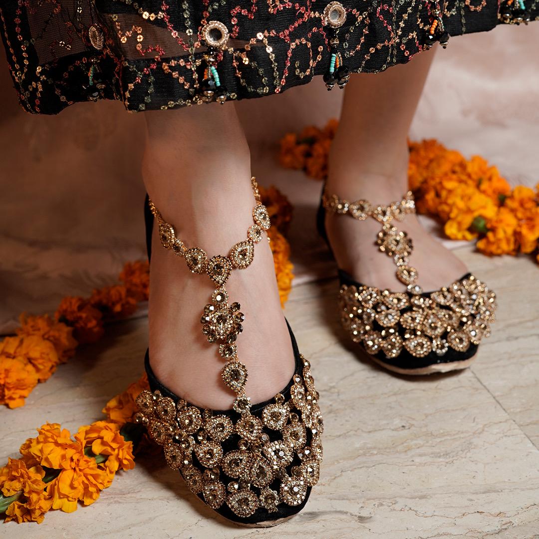 Handmade Bridal Kundan Khussa with Anklet: Customizable Wedding Shoes