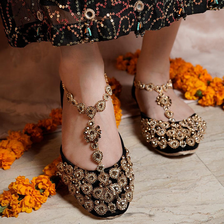 Handmade Bridal Kundan Khussa with Anklet: Customizable Wedding Shoes