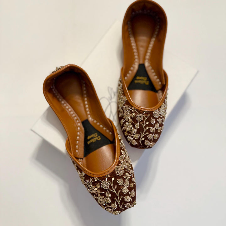 Handmade Brown Khussa Juttis: Embroidered Leather Indian Bridal Shoes