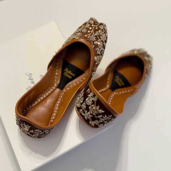 Handmade Brown Khussa Juttis: Embroidered Leather Indian Bridal Shoes