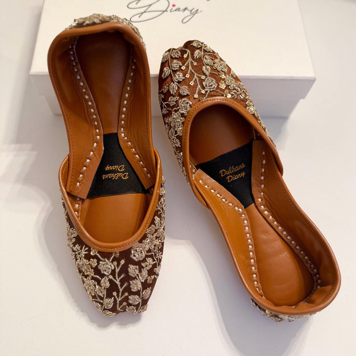 Handmade Brown Khussa Juttis: Embroidered Leather Indian Bridal Shoes