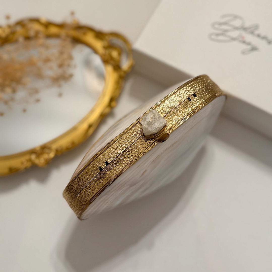 Natural Seashell Clutch: Gold Frame Shell Bag