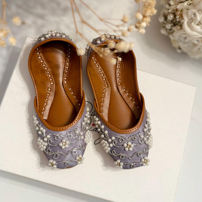 Misty Pearl Gray Bridal Khussa: Handmade Pakistani Jutti with Thread Work
