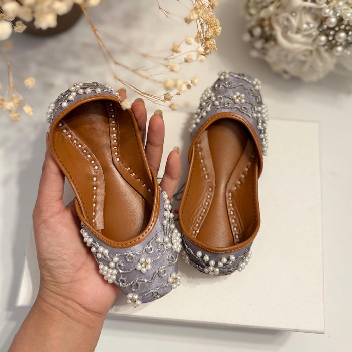 Misty Pearl Gray Bridal Khussa: Handmade Pakistani Jutti with Thread Work