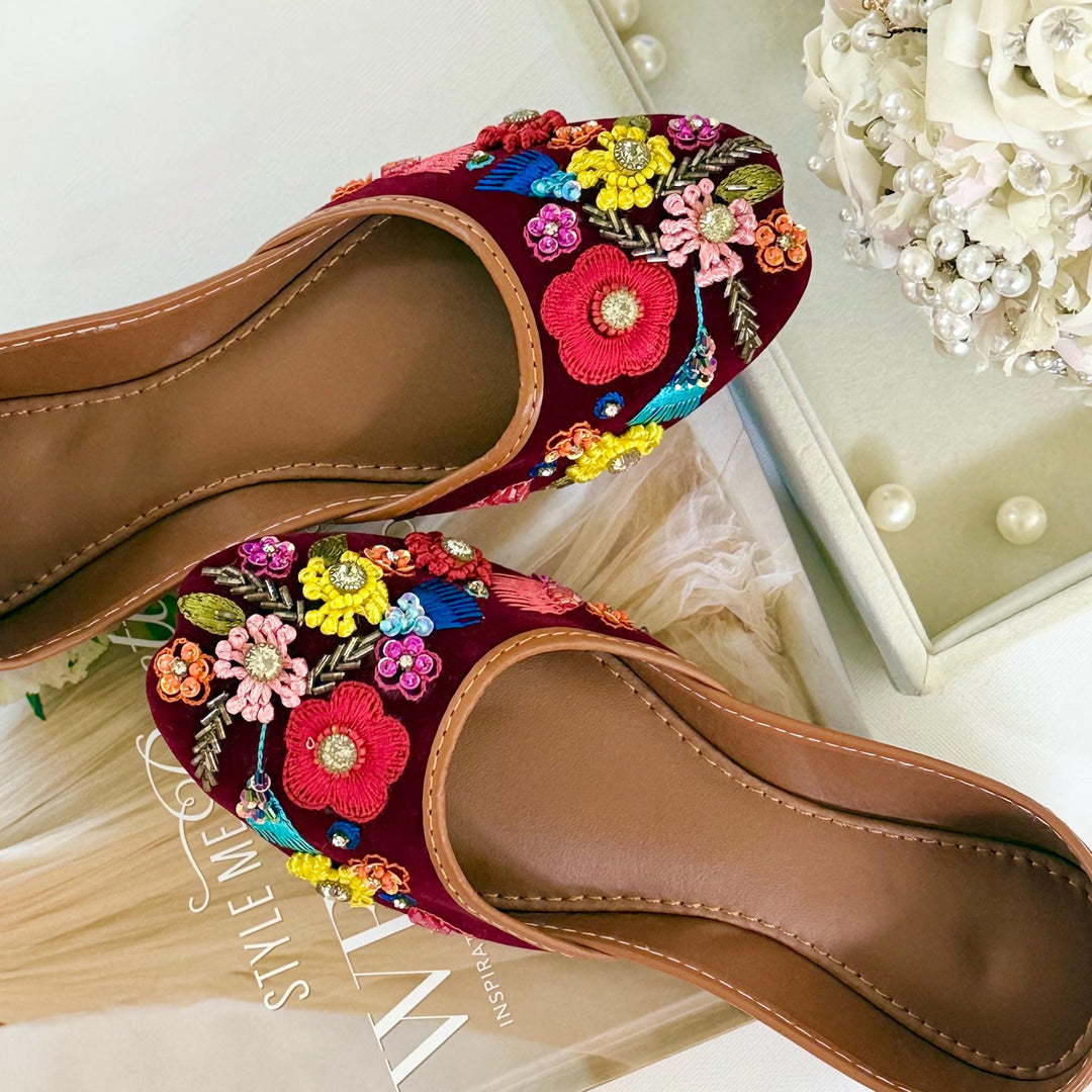 Multicolor Embroidered Khussa Jutti: Handmade Indian Wedding / Fastive Shoes