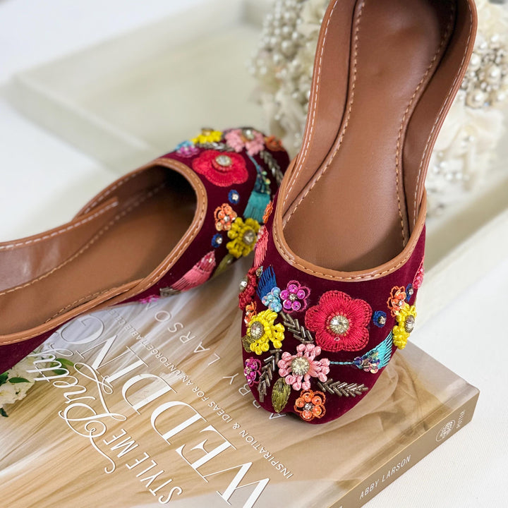 Multicolor Embroidered Khussa Jutti: Handmade Indian Wedding / Fastive Shoes