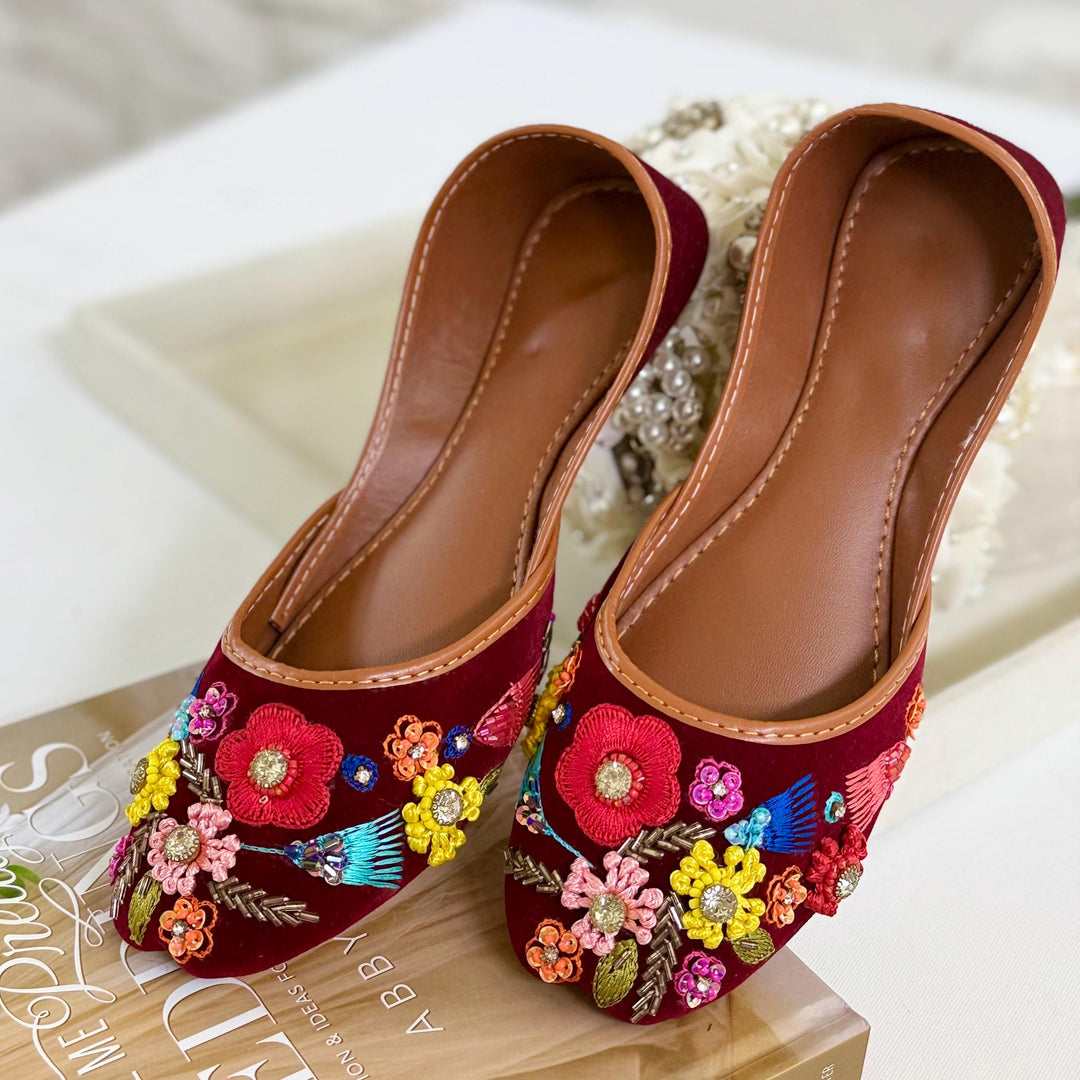Multicolor Embroidered Khussa Jutti: Handmade Indian Wedding / Fastive Shoes
