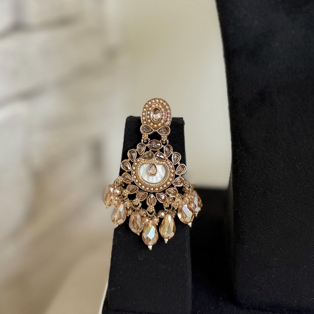 Champagne Mother of Pearl Indian Bridal Jewelry Set: Necklace, Earrings and Maang Tikka