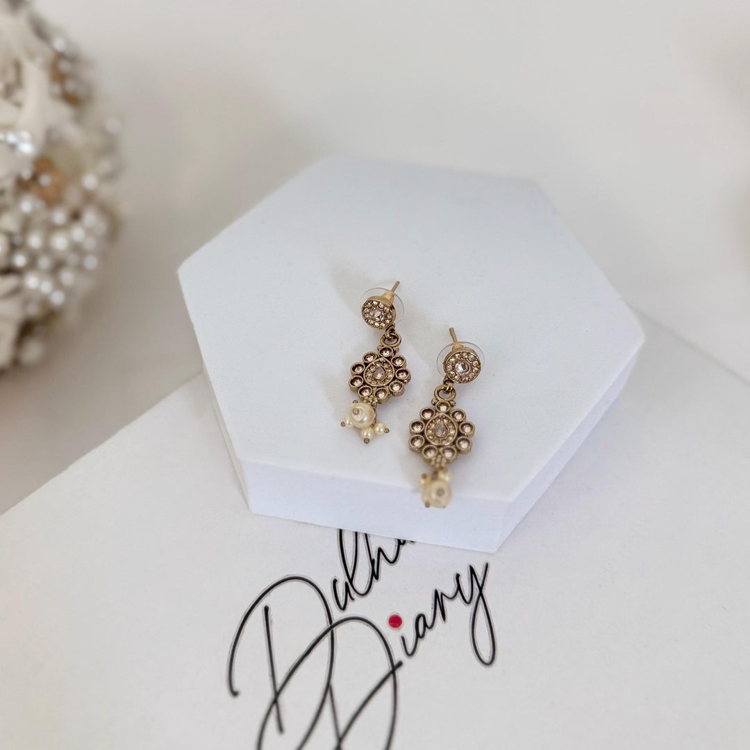 Indian Gold Jewelry Set: Minimalist Bridal Necklace, Earrings and Tikka Set