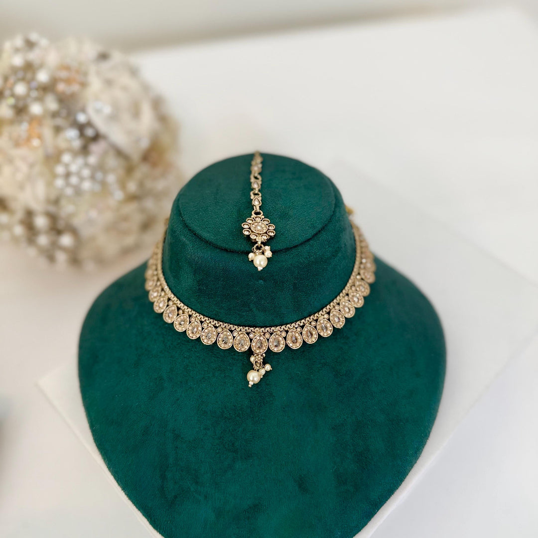 Indian Gold Jewelry Set: Minimalist Bridal Necklace, Earrings and Tikka Set