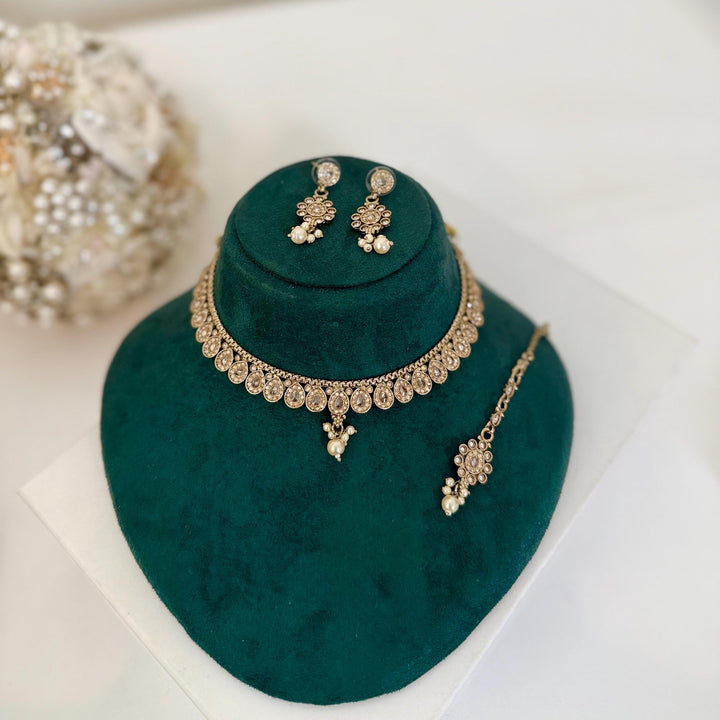 Indian Gold Jewelry Set: Minimalist Bridal Necklace, Earrings and Tikka Set